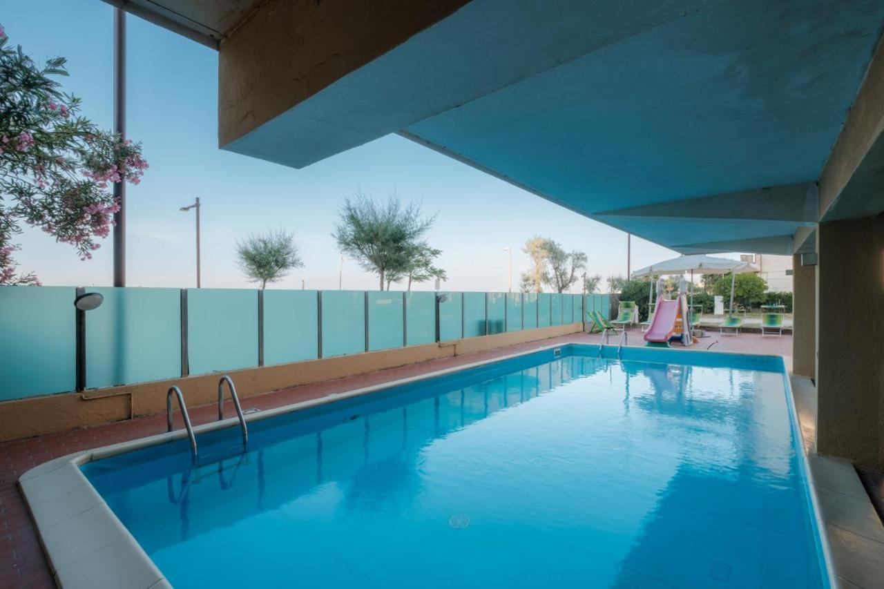 Crown Hotel